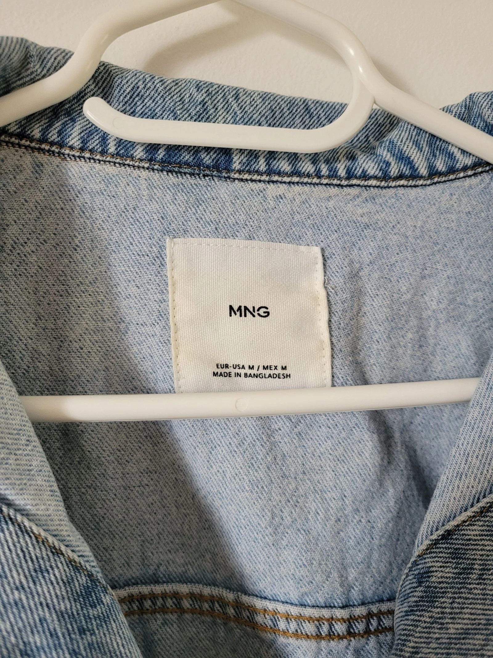 Jaqueta jeans curta Mango (MNG) azul claro – Tamanho M – photo 2